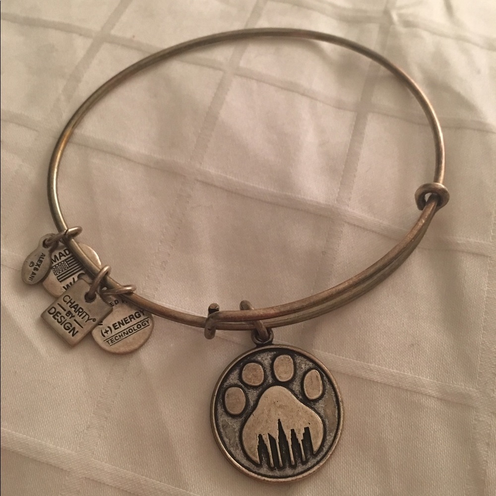 ALEX AND ANI • PAW PRINT